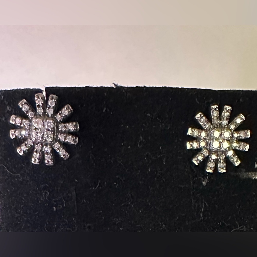 Colleen Lopez Sterling Silver Diamond Sunburst Earrings 0.25ctw - Picture 5 of 14
